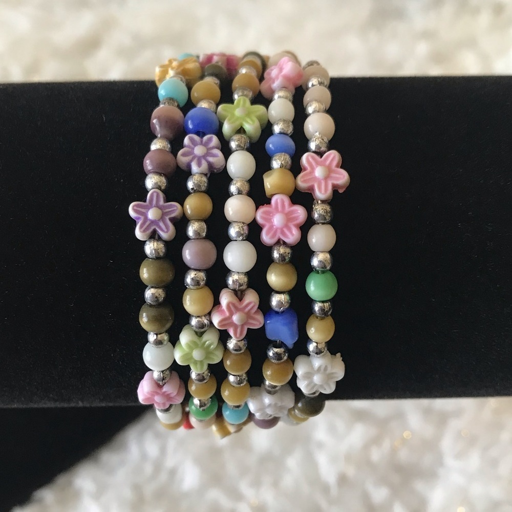 Beaded flower bracelet